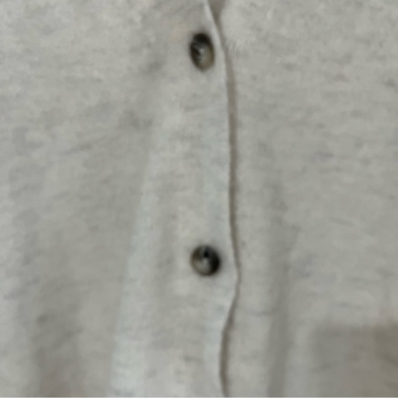 Old Navy off white with a slight color of gray button up cardigan size large - Picture 6 of 10